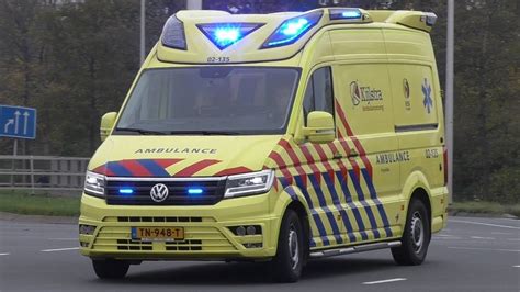 Luchthoorn Ambulances En Met Spoed Onderweg In