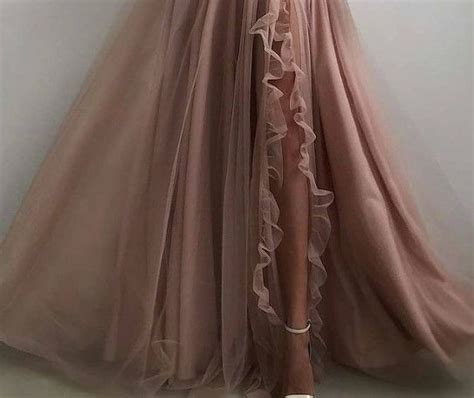 Pin By Carolyn Keith On Fashion 2 Gowns Wedding Dresses Ball Gowns