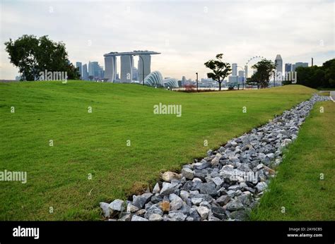 Garden with Singapore Skyline Stock Photo - Alamy