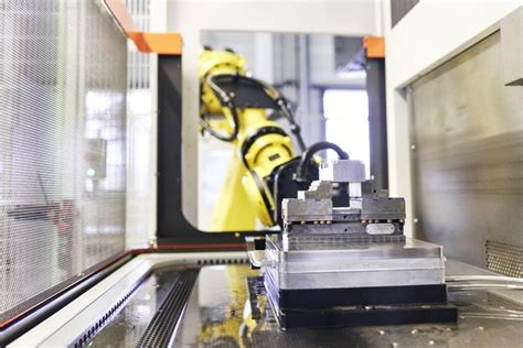 System 3r Tooling Enhances Machining Operations With Universal