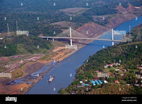 Puente sobre el Canal de Panamá el más importante camino de agua