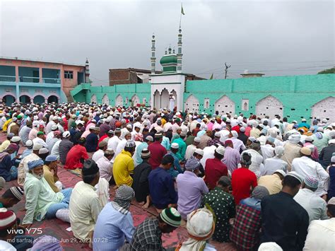 अकीदत के साथ पढ़ी गई ईद उल अजहा की नमाज अमन चैन की मांगी दुआ