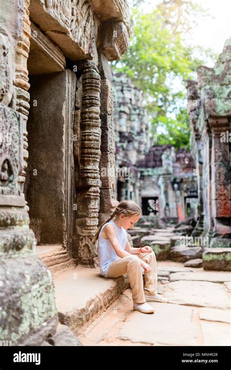 Petite fille cambodgienne Banque de photographies et dimages à haute