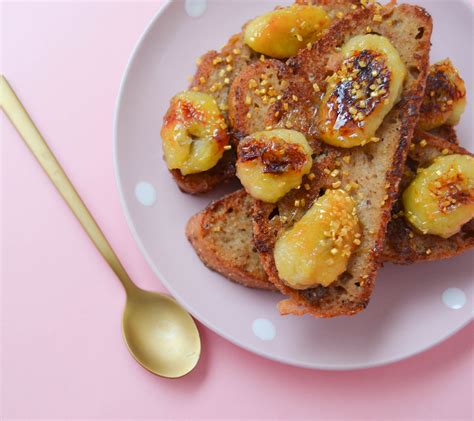 Pain Perdu Vegan Chocolatnoisette Et Bananes Caramélisées Fille à