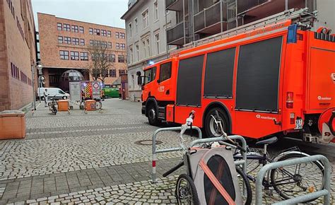 Feuerwehreinsatz An Heinrich H Bsch Schule Rauch Kein Brand