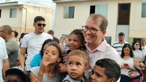 Prefeito Marcelo Belitardo Inaugura O Chafariz Santos Guimar Es Bahia