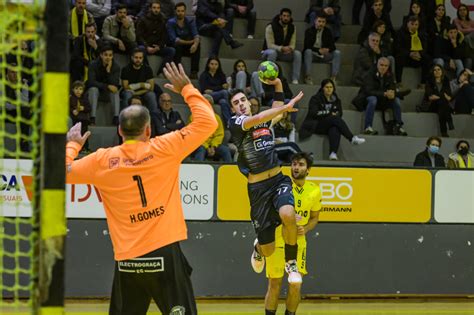 Campeonato Placard Andebol 1 ABC UMinho vence na receção ao Águas