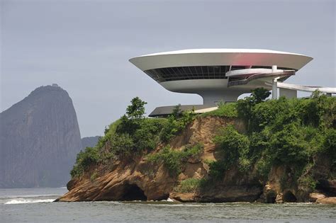 Oscar Niemeyer và hành trình tái lập kiến trúc Brazil từ những đường cong