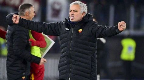 Momen Jose Mourinho Cegat Wasit Di Parkiran Usai As Roma Takluk Dari