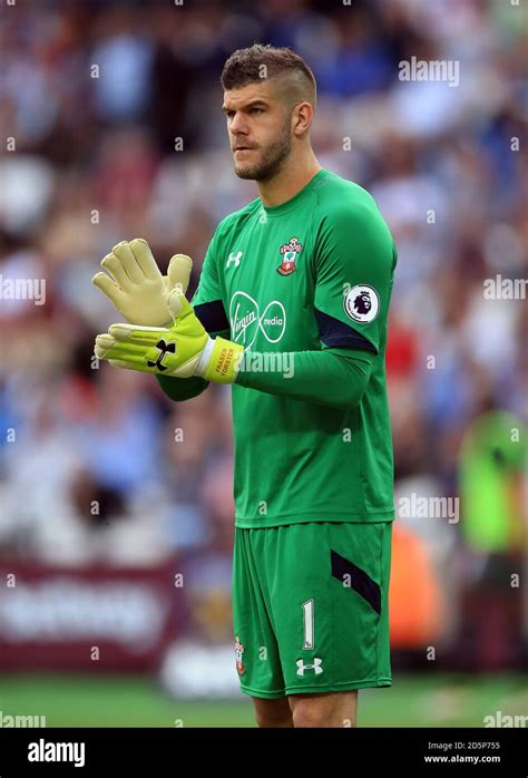 Southampton goalkeeper Fraser Forster Stock Photo - Alamy