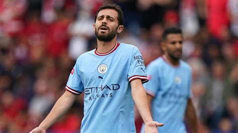 Le Paris Saint Germain Passe L Attaque Pour Bernardo Silva