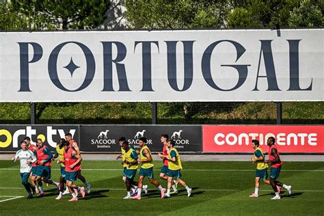 Fpf Denuncia Venda Ilegal De Convites Para Treino Da Sele O Nacional