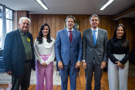 M Rcia Conrado Se Re Ne O Ministro Da Fazenda Fernando Haddad