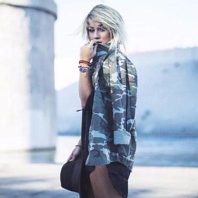 8 Hot Sexy Sheela Awe Bikini Pics