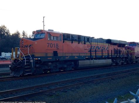 BNSF 7018