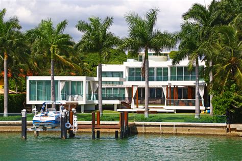 The 10 Best Neighborhoods To Live In Miami Lauren Hershey Miami