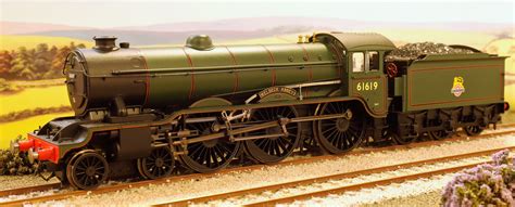 R3448 Hornby Class B17 4 6 0 61619 Welbeck Abbey In Br Green With Ea