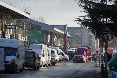 Foto Video Dramati Ni Prizori Iz Beograda Vatrogasci Se Bore S Velikim