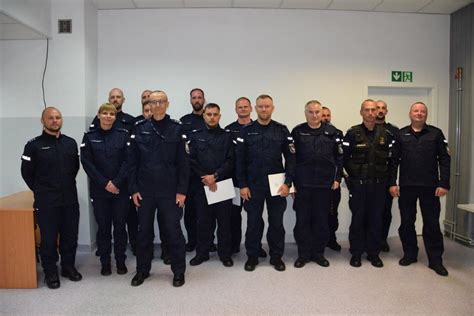 Tarnowski Policjant Asp Sztab Krzysztof Michalski Z Psem S U Bowym