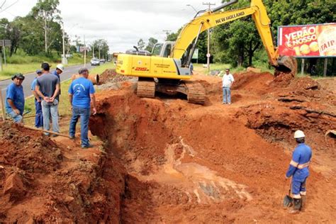 Secretaria de Obras realiza serviços de emergência para recuperar