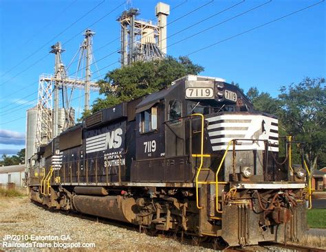 Railroad Freight Train Locomotive Engine Emd Ge Boxcar Bnsf Csx Fec