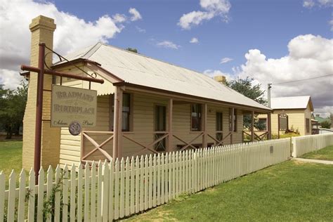 Cootamundra NSW - Sir Donald Bradman | Country Airstrips Australia