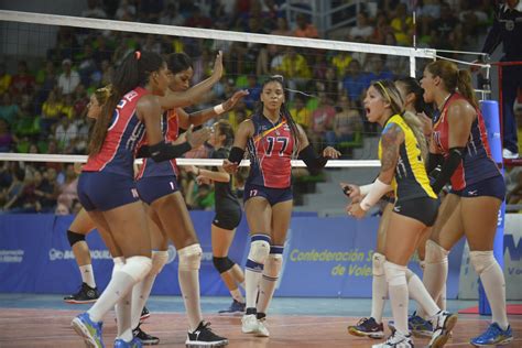 VIDEO La selección dominicana de voleibol femenino barre a Puerto Rico