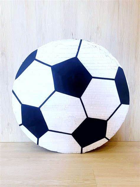 Pi Ata Pelota De Futbol Por Pedido The Go Happy