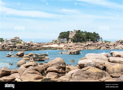 Île de Costaérès with Château de Costaérès Côte de Granit Rose pink