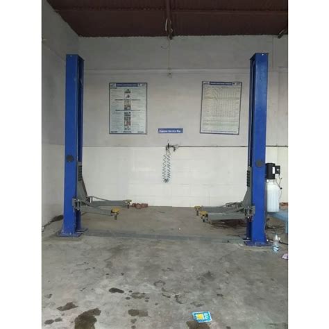 Post Mild Steel Hydraulic Car Lift For Servicing Max Tons At Rs