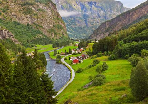 12 Magnificent Mountains in Norway to Add to Your Bucket List ...