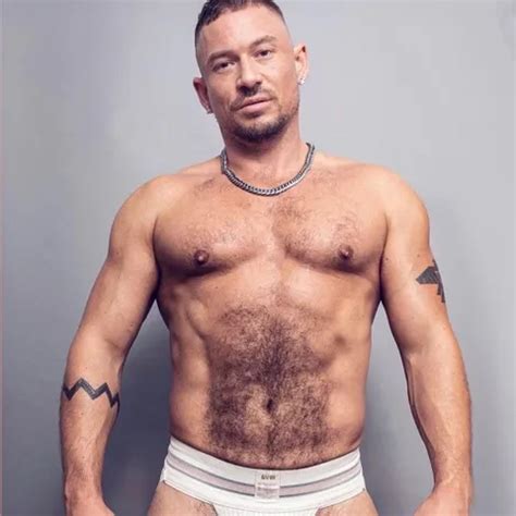 Stars du porno gay dans des vidéos porno gay Français gratuites au format xHamster