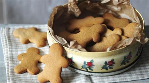 Gingerbread recipe - BBC Food