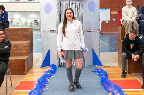 Última día cuartos medios Entrega de Medallitas Lycée Claude Gay