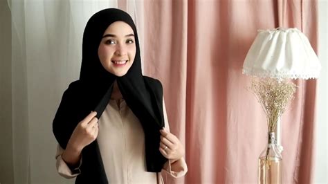 Tutorial Hijab Segiempat Rasa Pashmina Ala Hamidah Rachmayanti Youtube