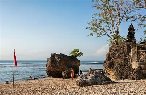 Temple Near Padang-Padang Beach - How To Bali