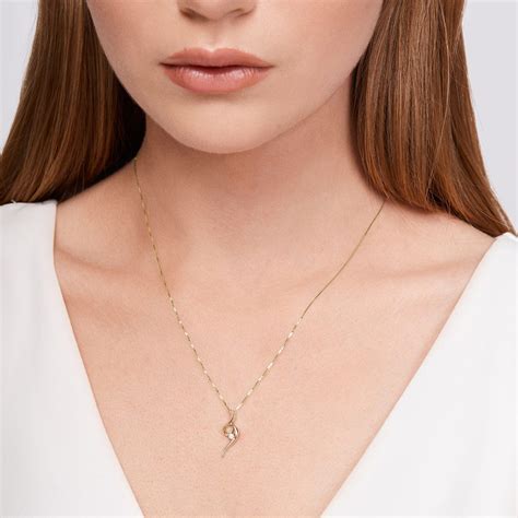 Elegant Gold Necklace with a Diamond | KLENOTA