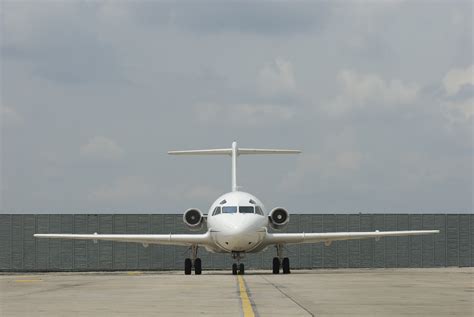 Fokker F28 jet charter