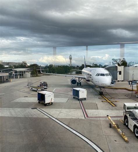 Global pilot shortages will increase the salary of air pilot 7