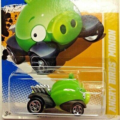 NEW Hot Wheels Angry Birds Minion Pig 2012 No 35 V5323 Long Card