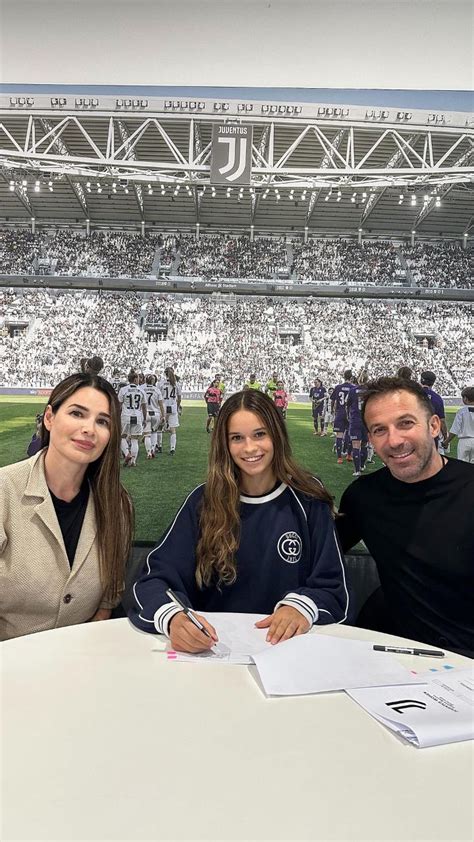 La Figlia Di Del Piero Firma Con La Juventus Ecco Dorotea La Stampa