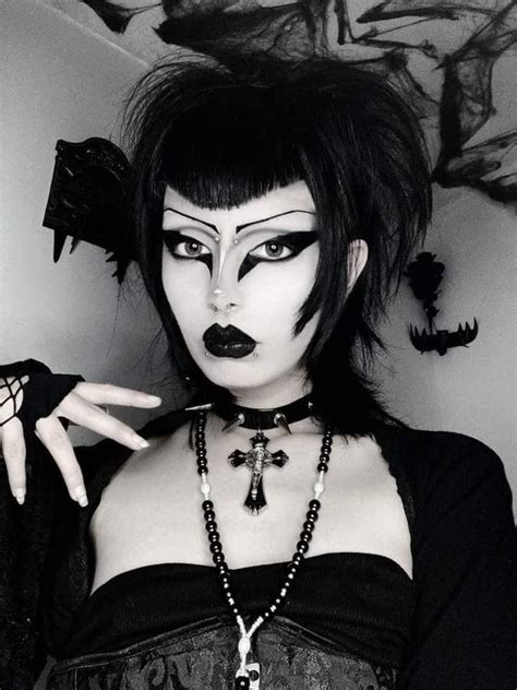 Beautiful Trad Goth Makeup Look 🖤 Goth Makeup Trad Goth Makeup Goth