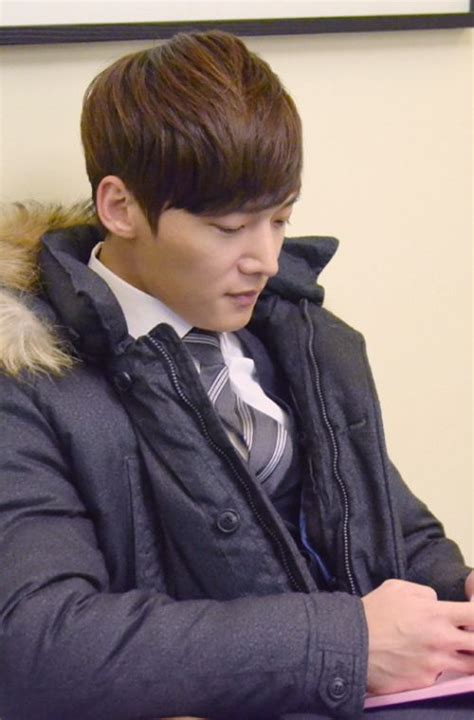 Choi Jin Hyuk Filming The Heirs