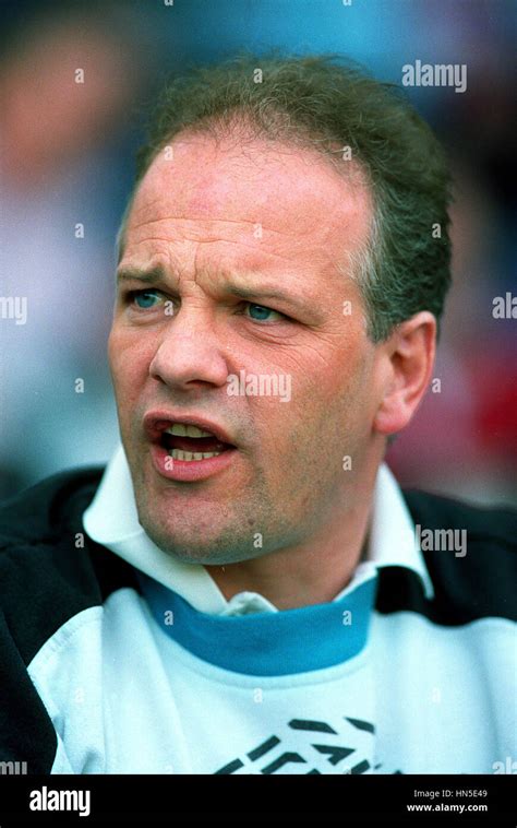 Andy gray aston villa hi-res stock photography and images - Alamy