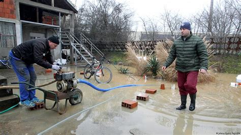 Poplave Na Jugu Srbije Mnogi Bez Vode I Struje Dw