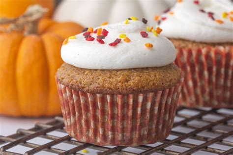 Pumpkin Spice Cupcakes - Midwest Modern Momma