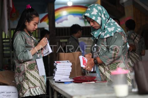 Pelaksanaan Pemilu Di Surabaya Antara Foto