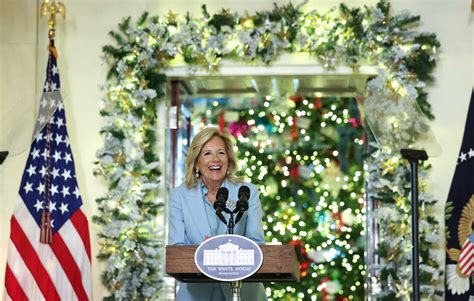 First Lady Jill Biden Unveils This Year S White House Christmas Decorations