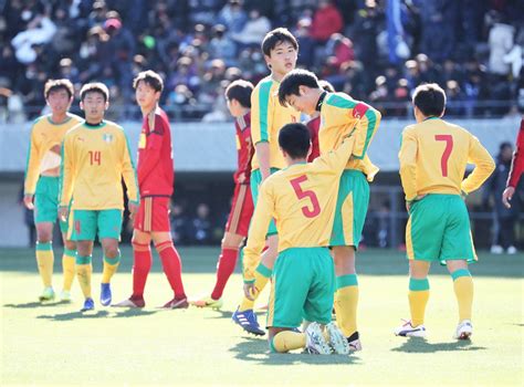 【高校サッカー】星稜、3年ぶり8強ならず岩岸主将、無念の負傷交代 スポーツ報知