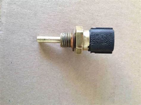 Sensor O Bulbo De Temperatura Nissan Sentra Tsuru Tiida Orig